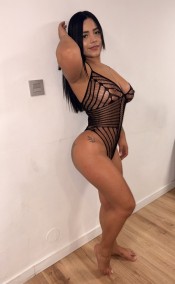 SOY UNA HERMOSA MORENA CON UNAS GRANDES TETAS SOY FIESTERA 677132907