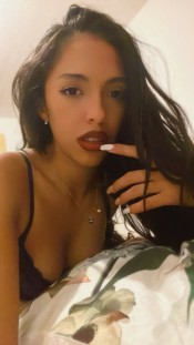 JAZMIN EL ENCANTO HECHO PRESENCIA