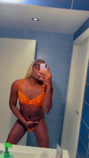 UNA DIOSA CACHONDA, VICIOSA, DOMINANTE Y ARDIENTE