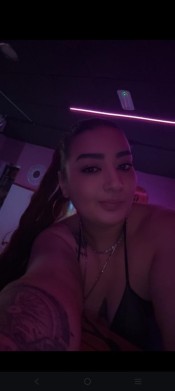 SALOMÉ UNA GORDITA SEXY ARDIENTE QUIERO TU LECHE COMERTE LA POLLA