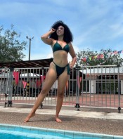 ALTA DELGADA CON CULO GRANDE MORENA MUY CACHODA