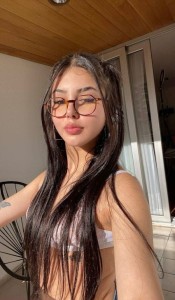 DIOSA UNA CHICA MUY COMPLACIENTE CACHONDA RECIéN LLEGADA A TU CIUDAD