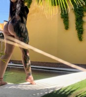 MORENAZA DE PELO SEDOSO CUERPAZO