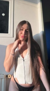 HERMOSA LATINA ESTUDIANTE RECIéN LLEGADA EN TU CIUDAD