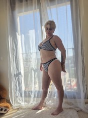 FIESTERA CARIñOSA TRATO DE NOVIOS ESTEPONA