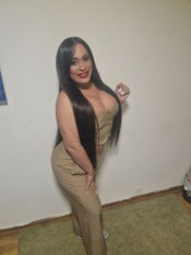 MORENITA BAJITA ESTATURA BIEN PUTITA