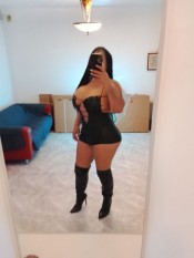 RUBI LATINA CON BUENAS CUERVAS CACHONDA