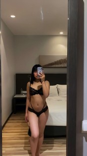 SENSUAL Y JUGUETONA LATINA