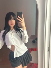 SENSUAL Y ARDIENTE JOVENCITA EXPERTA VIOLANDO CULOS Y BOCAS