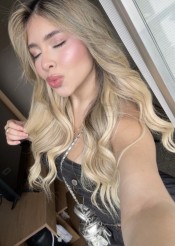 LAURA  RECIéN  LLEGADA NOVEDAD MUJER INOCENTE