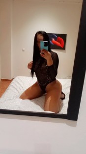 SE TE ANTOJA UNA MAMASITA COLOMBIANA