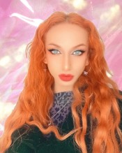 LIA, BRASILEñA Y JOVEN