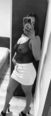 LATINA INSACIBLE HERMOSA ALEGRE LAS 24 HORAS