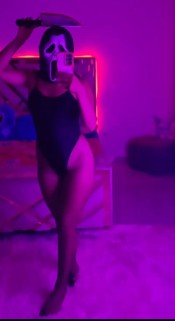 FIESTERA CON UN BUEN FRANCéS NATURAL SALIVADO