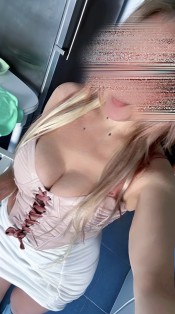 FIESTERA ENTREGADA MORBOSA LUJURIOSA COMPLACIENTE