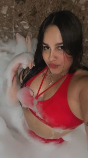 ESTEFANI COLOMBIANA RECIéN LLEGADA