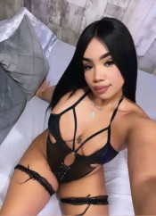 HERMOSAS JOVENCITAS DIABLILLAS  EN LA CAMA MUY FIESTERAS