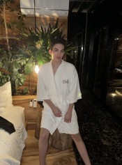 HERMOSO FEMBOY DELICADO Y FEMENINO