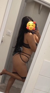 JOVENCITA MORENA CON GANAS DE SEXO A TOPE PRIMERA VEZ EN VIGO