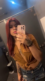 MALENA PELIROJA FIESTERA