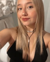 SOFIA COLOMBIANA CON BUENAS CURVAS SIMPáTICA Y DULCE (TAMBIEN SALIDAS A DOM