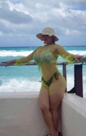 CACHONDA CALIENTE TRAVIESA CON GANAS DE FIESTA