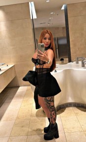 MUñEQUITA TATUADA DE LUJO EN BARCELONA