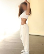 ALINA BRASILEÑA DE VICIO.. CUERPO FIT Y PELO RIZADITO PARA DISFRUTAR