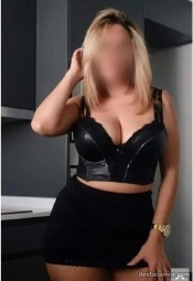 ESPAñOLA TRATó DE NOVIO