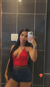 BELLA JOVENCITA MORENAZA NATURAL CON MUCHAS GANAS DE SEXO