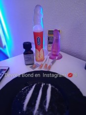 FIESTERA POPER CHEM EIXAMPLE BARCELONA DISPONIBLE YA
