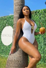 RICA MULATA CON GANAS DE CHUPAR POLLA Y FOLLAR SUPER RICO