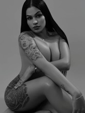 VENEZOLANA EXPLOSIVA EN VIC