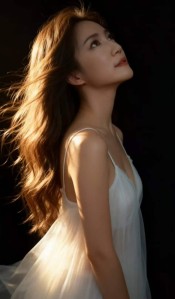 CHICA NUEVA ASIATICA ORIENTAL CARIñOSA