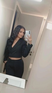 CUATRO AMIGAS LLENAS DE CARISMA EN VIGO CENTRO