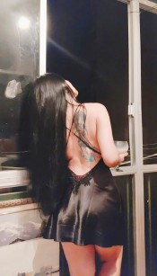 TRATO DE NOVIOS MORENA EXÓTICA EN BAZA..