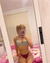 JOVENCITA TRAVIESA CACHONDA MUY COMPLACIENTE