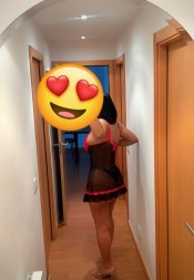 GUAPA DELGADA COMPLACIENTE COLOMBIANA GUARRA EN LA CAMA