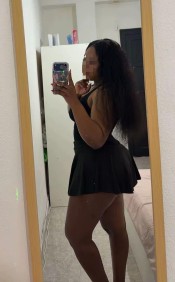 MORENAZA DIVINA CON CURVAS EXQUISITAS