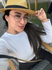 CURVI CACHONDA