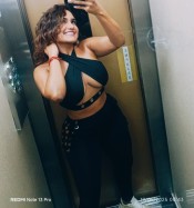 MORENA CUERPO FITNESS PECHOS NOVEDAD POR ALHAURIN EL GRANDE