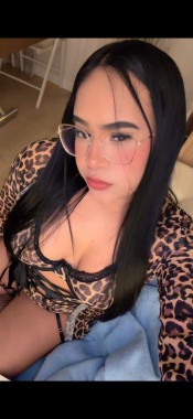 JOVENCITA FIESTERA Y MUY CALIENTE EN CADIZ