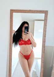 FLAQUITA  MUY SEXY  CUERPO NATURAL RICA FOLLADA ME CORRO