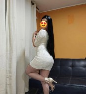 MORENA JOVEN MUY GUAPA EN BURELA