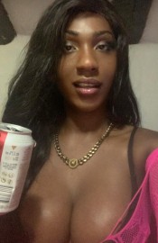 GLEICY TRANS MUY WAPA Y FEMENINA