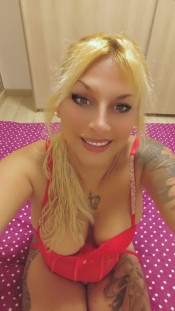 JOVENCITA MILF MISTRESS BDSM ABDL EL SEXO NATURAL COÑO Y CULO EN MONISTROL