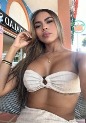 SEXY Y ENCANTADORA JOVENCITA EN EL CENTRO DE PALMA DE MALLORCA.