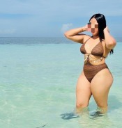 JOVENCITA CULONA  CUERPO NATURAL FIESTERA  CACHOND