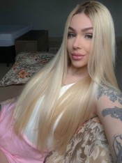 MUñECA RUBIA MUY SOLICITADA ÁMBAR