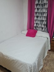 SE ALQUILA HABITACION